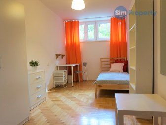 Krucza Street, for rent a single room with shared kitchen and bathroom.