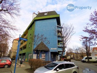 For rent cosy apartment on Mulicka Street in a building with the elevator.