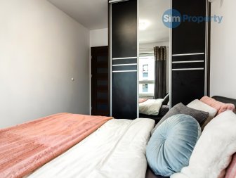 For rent cosy 3-room apartment in the new building Dorzecze Legnickiej next to Magnolia shopping center.