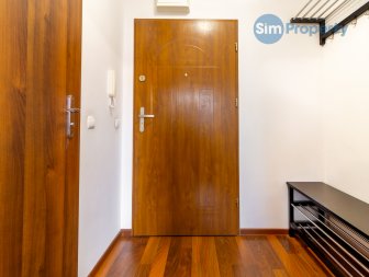 For sale large 1-bedroom apartment with an entresol and parking unit!