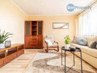 3-room flat for rent on Strzegomska, 62 sqm., balcony, separate kitchen.