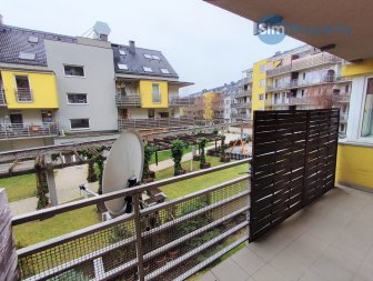 For rent comfortable 2-room apartment with separate kitchen and balcony located in Zielona Pergola estate.