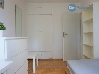 Krucza Street | for rent a single room with shared kitchen and bathroom.