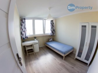 For rent rooms on Śliczna Street in cosy and spacious apartment.