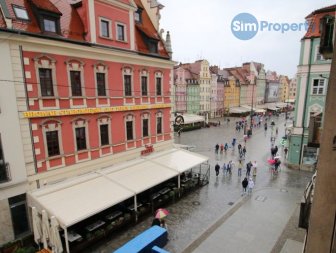 3-room apartment with balcony and separate kitchen in Market Square.