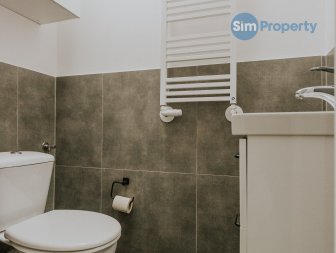 Blisko Rynku i uczelni | osobne WC + łazienka z WC | duże pokoje.