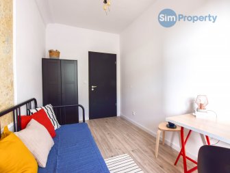 4 rooms } next to the Main Railway Station | 83 sqm. | available from 01.03