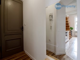 For rent | studio apartment with the entresol | available now.