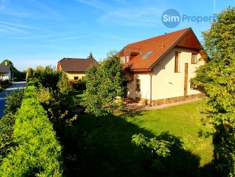 High standard 5 bed house in Černošice on the edge of Prague.