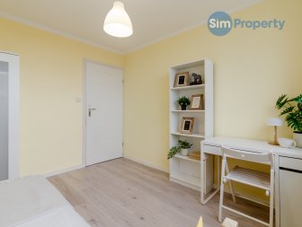 For rent  rooms on Śliczna Street in cosy and spacious apartment.