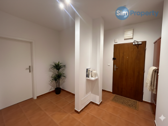 Warsaw - 1 bed apartment with the garden