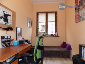 For sale 2-bedroom apartment on Mosbacha Street.