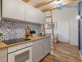 For rent | 1-bedroom apartment + the entresol | available now.