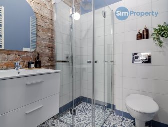 For rent | 1-bedroom apartment + the entresol | available now.