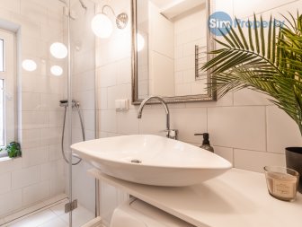 Uniwersytecka Street | 2 rooms | separate kitchen | available now.