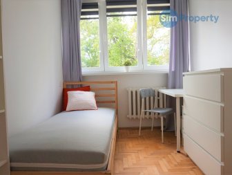 Krucza Street | for rent a single room with shared kitchen and bathroom.