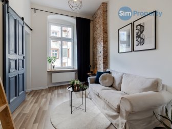 For rent | 1-bedroom apartment + the entresol | available now.