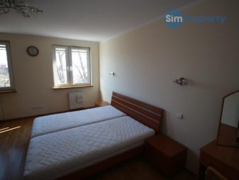 For rent cozy 1-bedroom flat with a balcony on Szybka Street.
