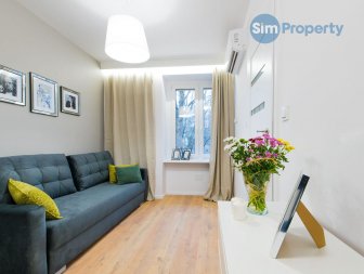 Studio apartment | around 2500 PLN all included | available now.