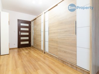 For rent cosy 3-room apartment in the new building Dorzecze Legnickiej next to Magnolia shopping center.