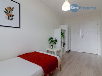 For rent  rooms on Śliczna Street in cosy and spacious apartment.