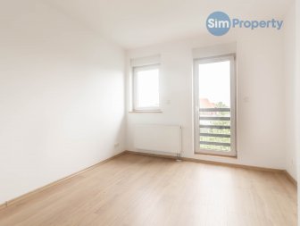 For rent 3-room flat in the city center with large terrace