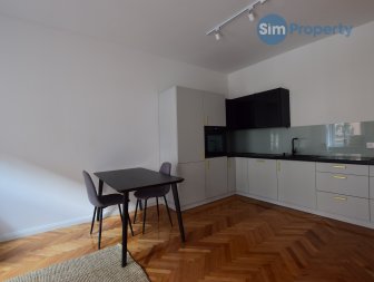 For sale 3-room apartment | balcony | city center.