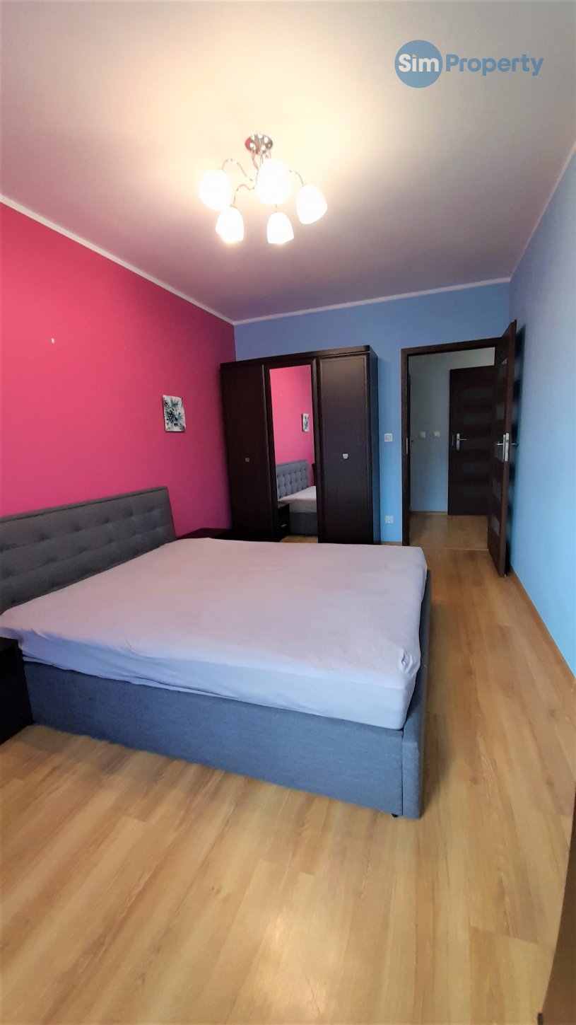 For rent cosy 3-room apartment in the new building Dorzecze Legnickiej next to Magnolia shopping center.
