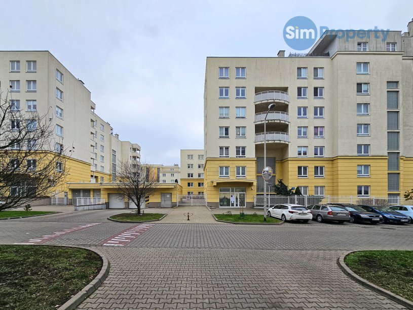 Furnished 3-bed apartament in Warsaw