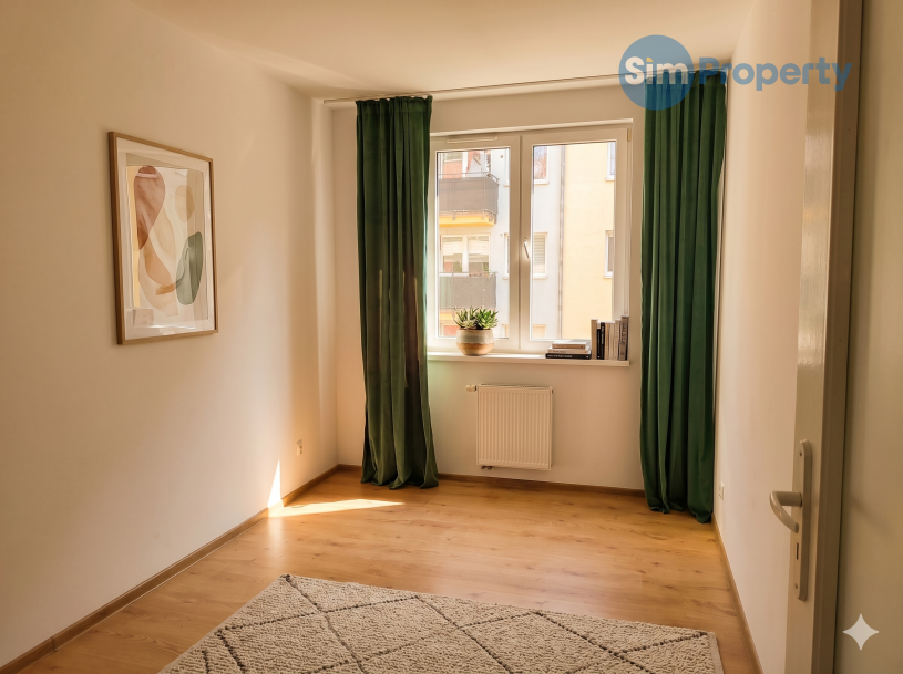 For rent 1-bedroom apartment with balcony!