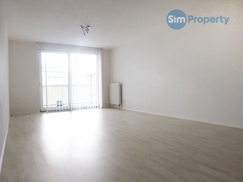 Beautiful sunny 2 room apartment with parking and storage