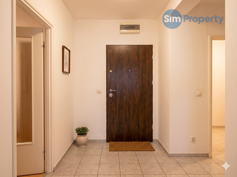 For rent 1-bedroom apartment with balcony!