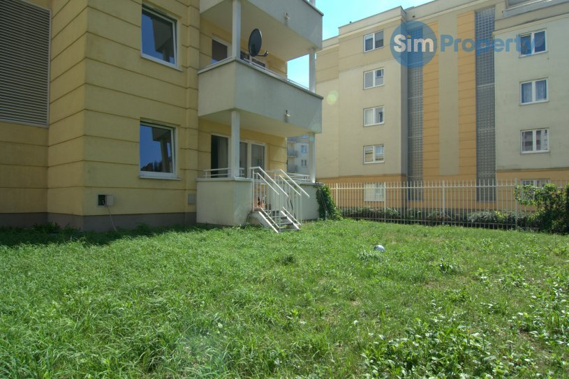 Warsaw - 1 bed apartment with the garden