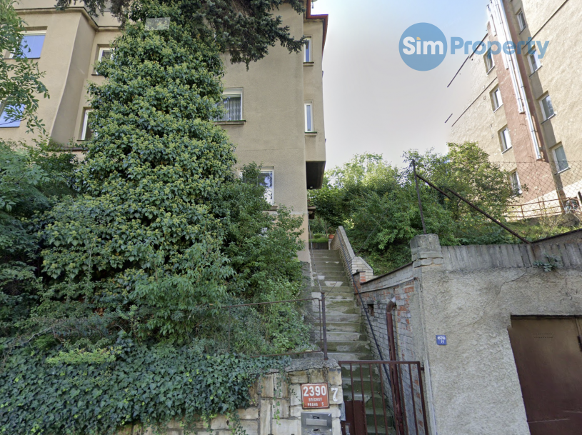 Bright and spacious 3+kk in a newly renovated villa on Pod Kesnerkou street, 64m2 + 15m2 private terrace