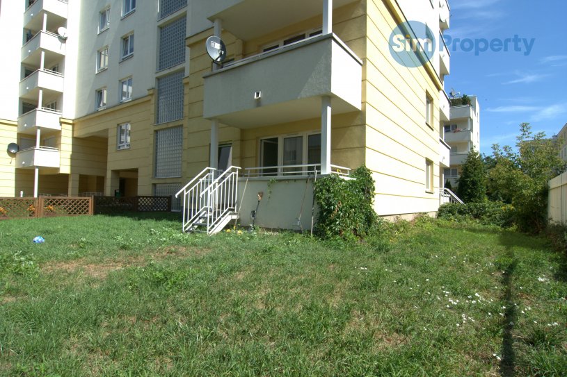 Warsaw - 1 bed apartment with the garden