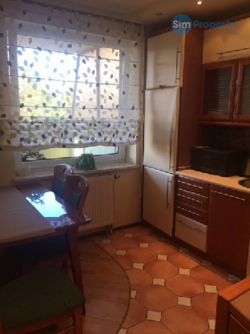For rent cozy 2-room flat with separate kitchen and balcony flat on Bacha Street.