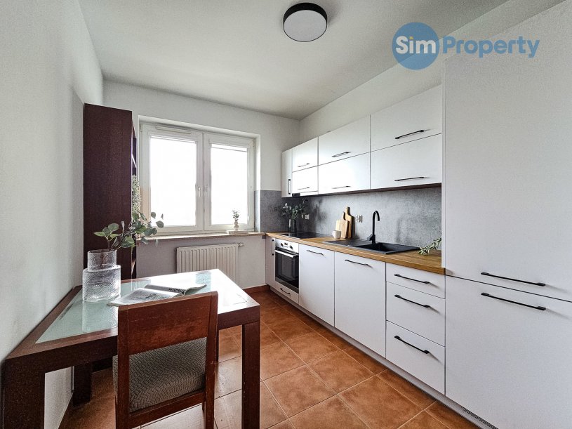 Furnished 3-bed apartament in Warsaw