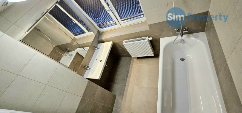 Bright and spacious 3+kk in a newly renovated villa on Pod Kesnerkou street, 64m2 + 15m2 private terrace