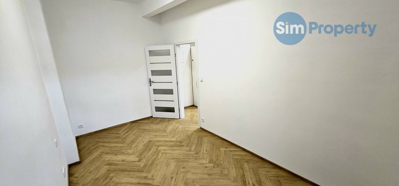 Bright and spacious 2+kk in a newly renovated villa on Pod Kesnerkou street