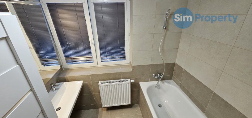 Bright and spacious 3+kk in a newly renovated villa on Pod Kesnerkou street, 64m2 + 15m2 private terrace